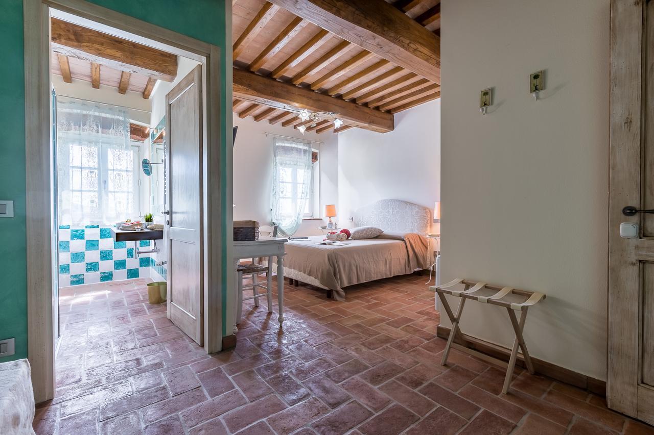 B&B Pietra A Padule Filettole Екстериор снимка