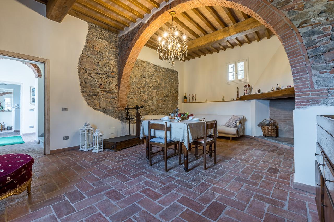 B&B Pietra A Padule Filettole Екстериор снимка